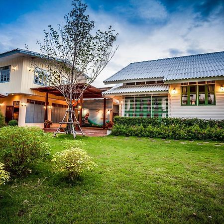 Baan Suan Krung Kao Hotel Ayutthaya Bagian luar foto