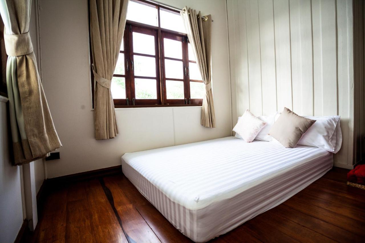 Baan Suan Krung Kao Hotel Ayutthaya Bagian luar foto