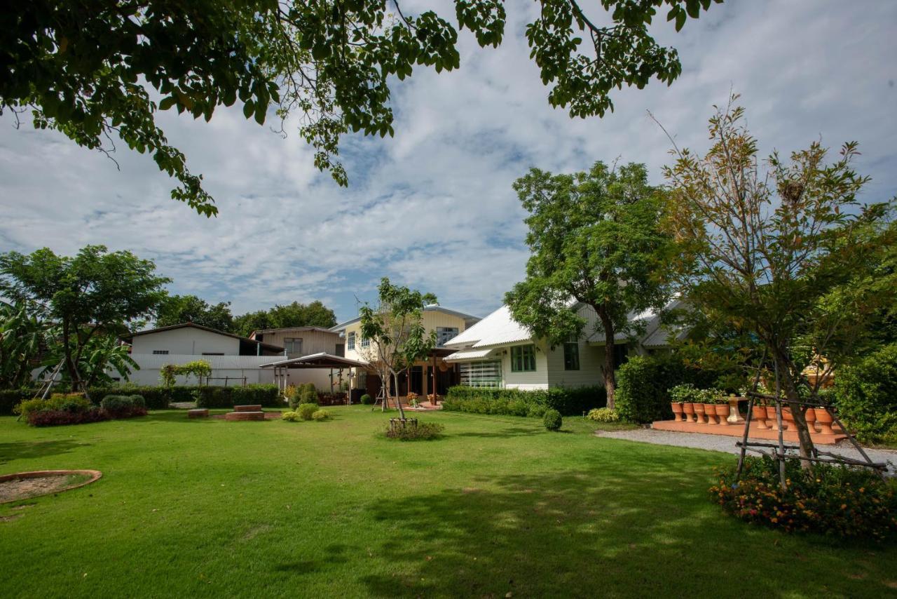 Baan Suan Krung Kao Hotel Ayutthaya Bagian luar foto