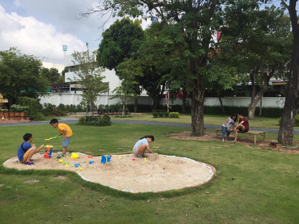 Baan Suan Krung Kao Hotel Ayutthaya Bagian luar foto