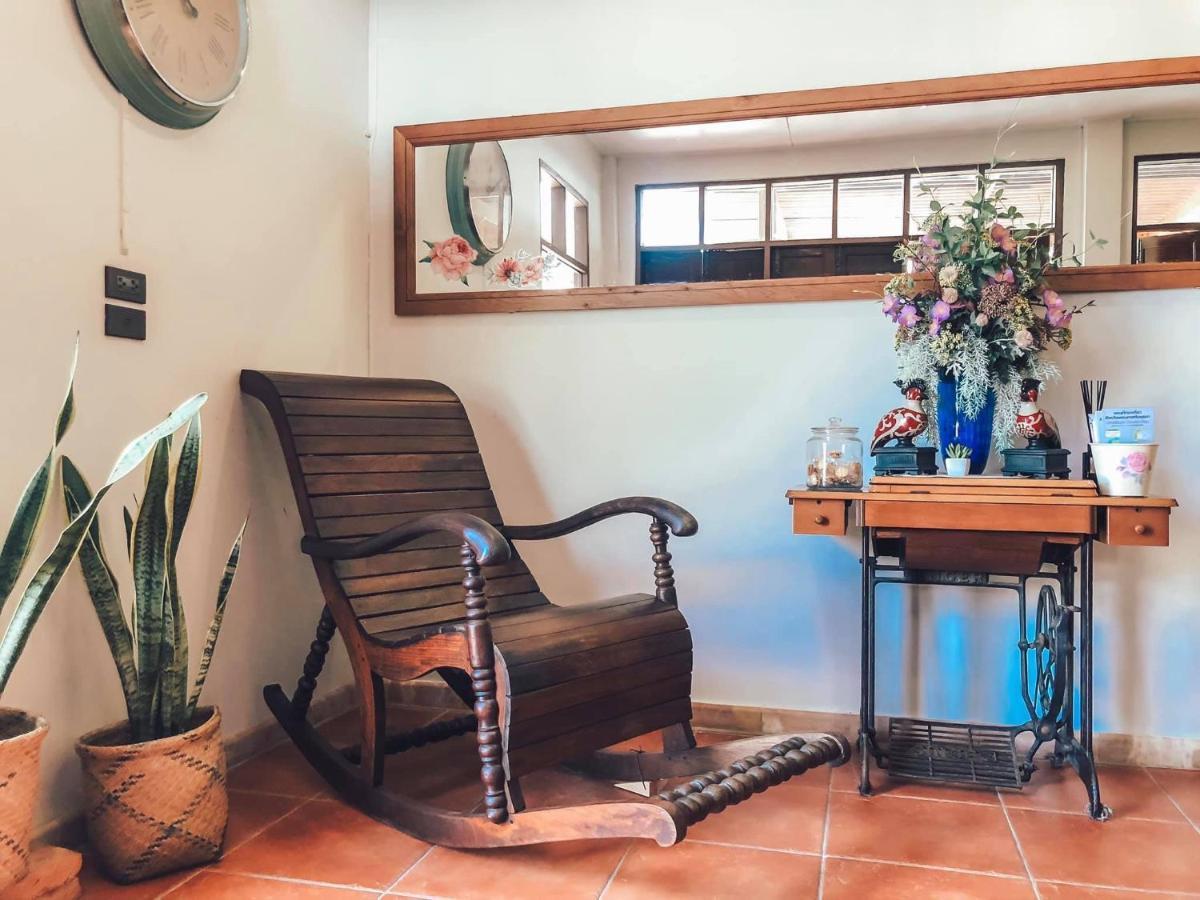 Baan Suan Krung Kao Hotel Ayutthaya Bagian luar foto
