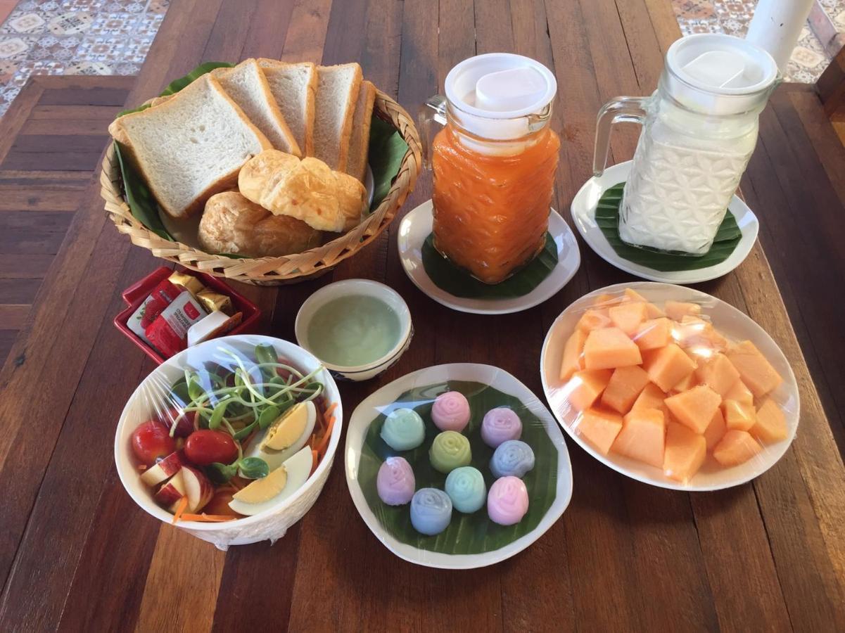 Baan Suan Krung Kao Hotel Ayutthaya Bagian luar foto