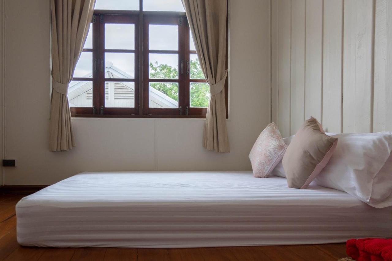 Baan Suan Krung Kao Hotel Ayutthaya Bagian luar foto