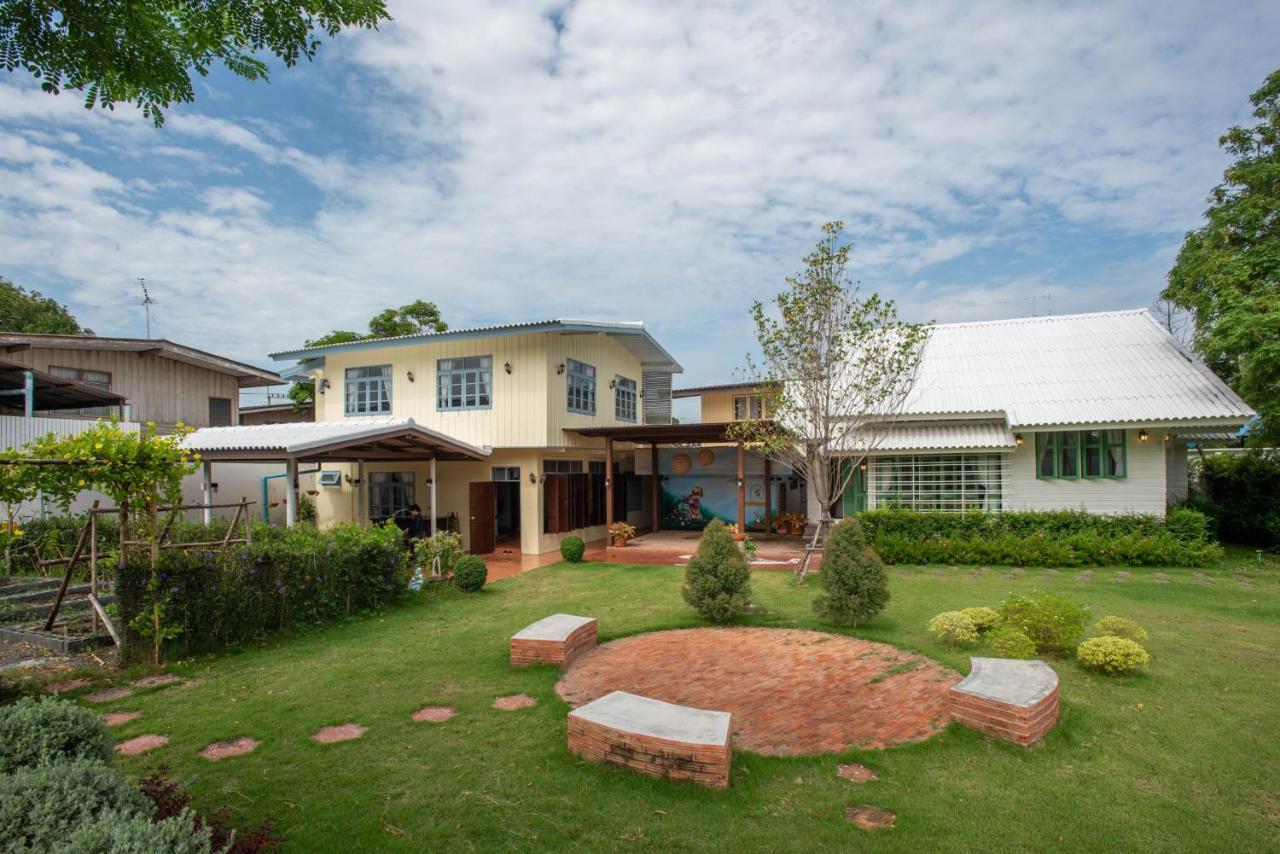 Baan Suan Krung Kao Hotel Ayutthaya Bagian luar foto