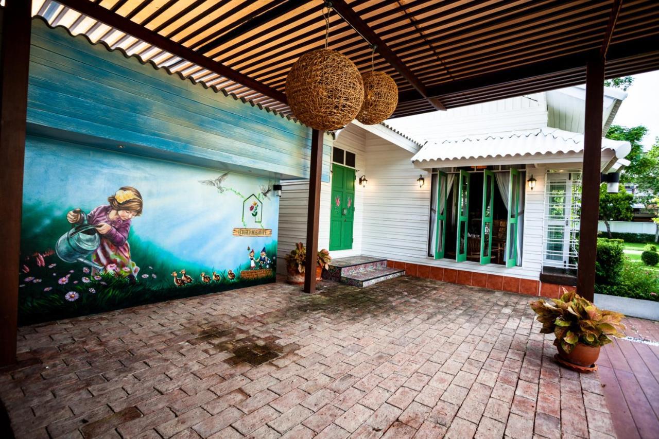 Baan Suan Krung Kao Hotel Ayutthaya Bagian luar foto